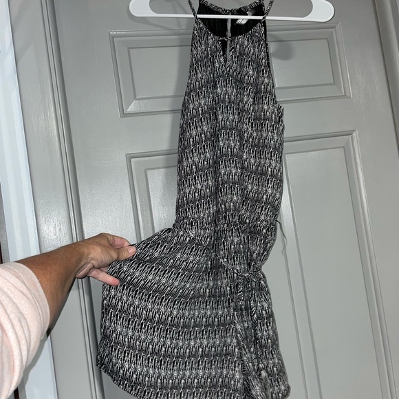 Short Romper. MUST BE BUNDLED - Picture 5 of 11